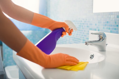 Kitchen deep cleaning during a move-out service in Twickenham
